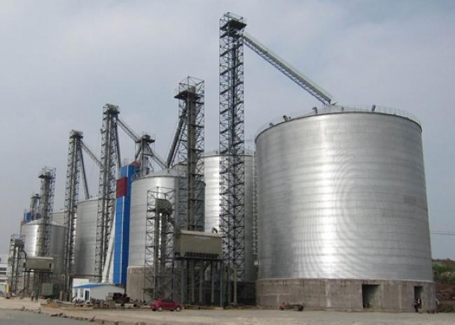 玉龙大型钢板库构造参数及水泥储存质量